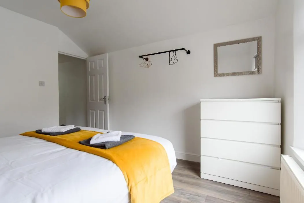 Salisbury Road Apartment By Property Promise Cardiff United Kingdom